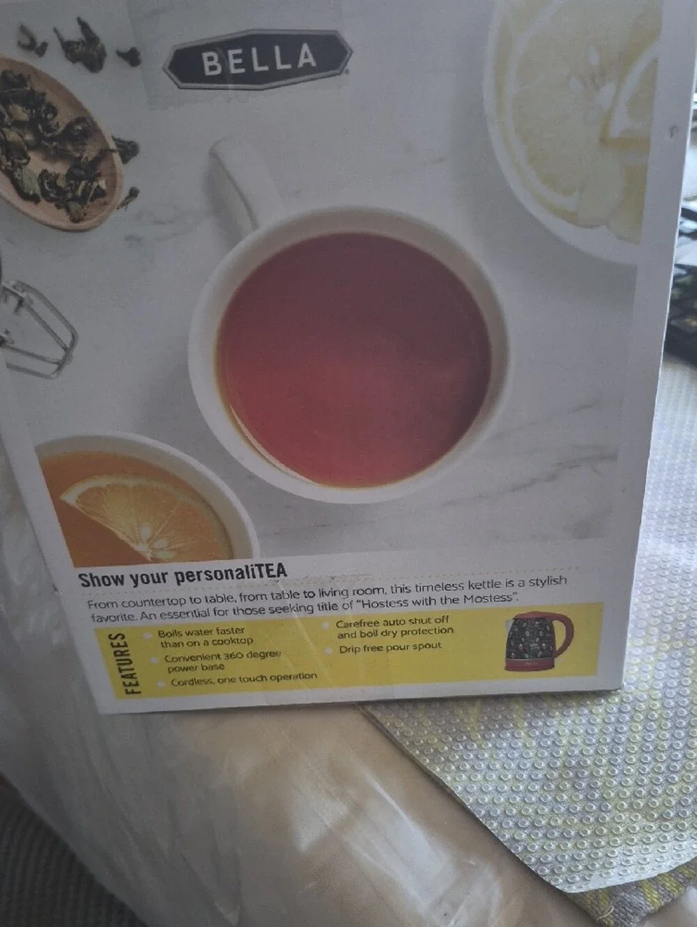 bella Red & Green Holiday-Themed Electric Kettle